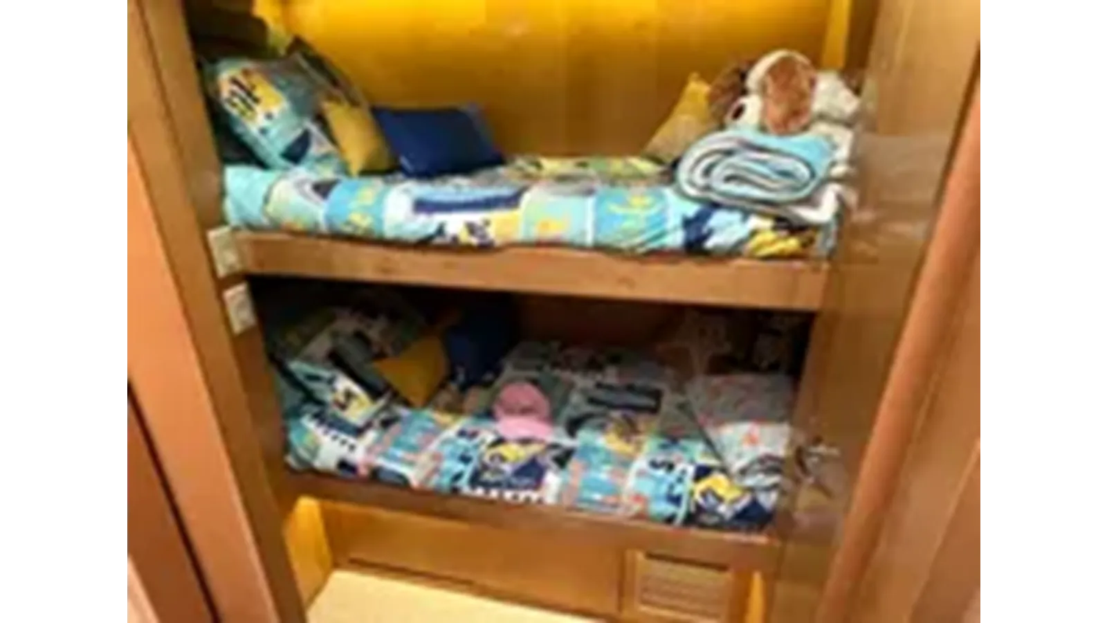 Лучшая цена на 1999 Hatteras 74 Sport Deck Motor Yacht