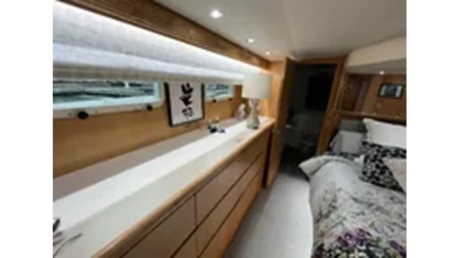 Лучшие предложения покупки яхты 1999 Hatteras 74 Sport Deck Motor Yacht 1999