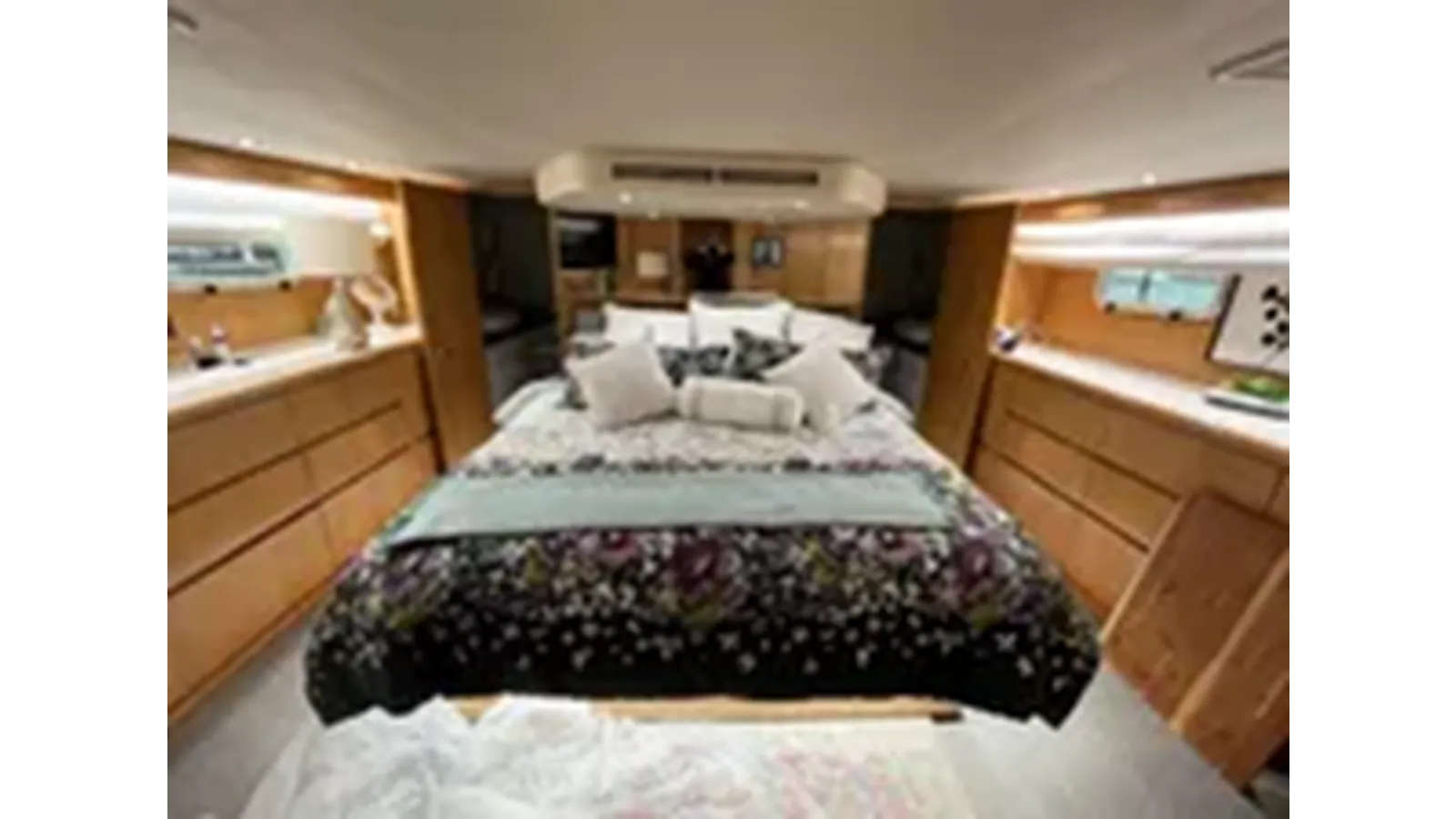 Лучшая цена на 1999 Hatteras 74 Sport Deck Motor Yacht - Hatteras