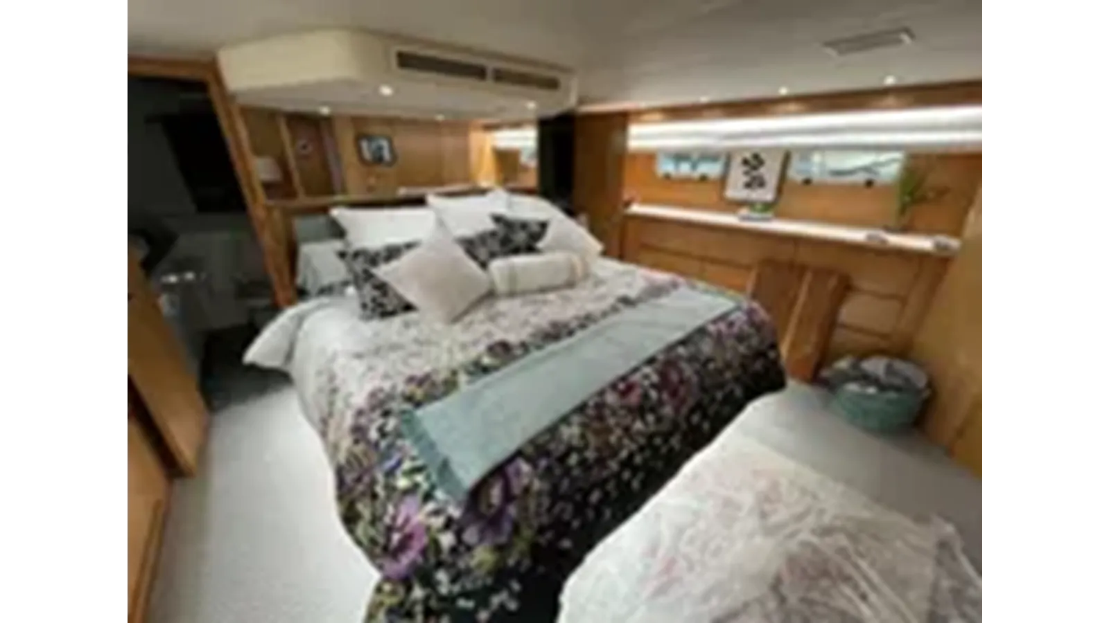 Стоимость яхты 1999 Hatteras 74 Sport Deck Motor Yacht 1999