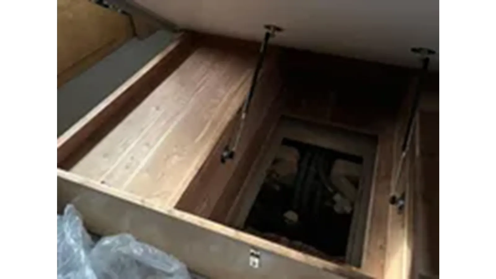 Купить яхту 1999 Hatteras 74 Sport Deck Motor Yacht - Hatteras в Shestakov Yacht Sales