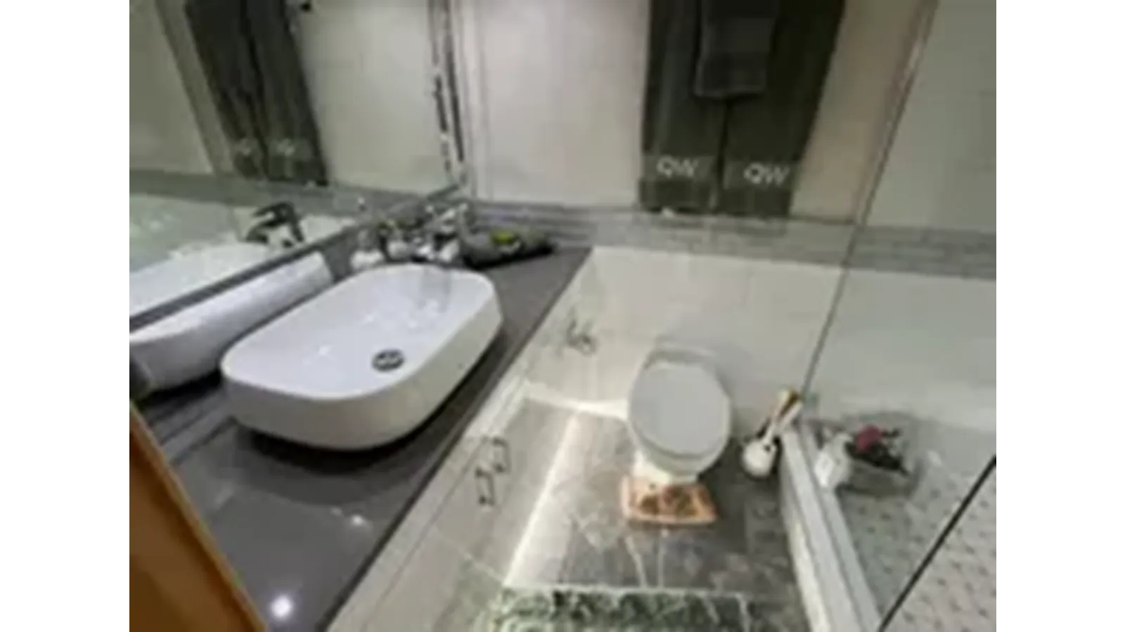 Лучшая цена на 1999 Hatteras 74 Sport Deck Motor Yacht 74 Sport Deck