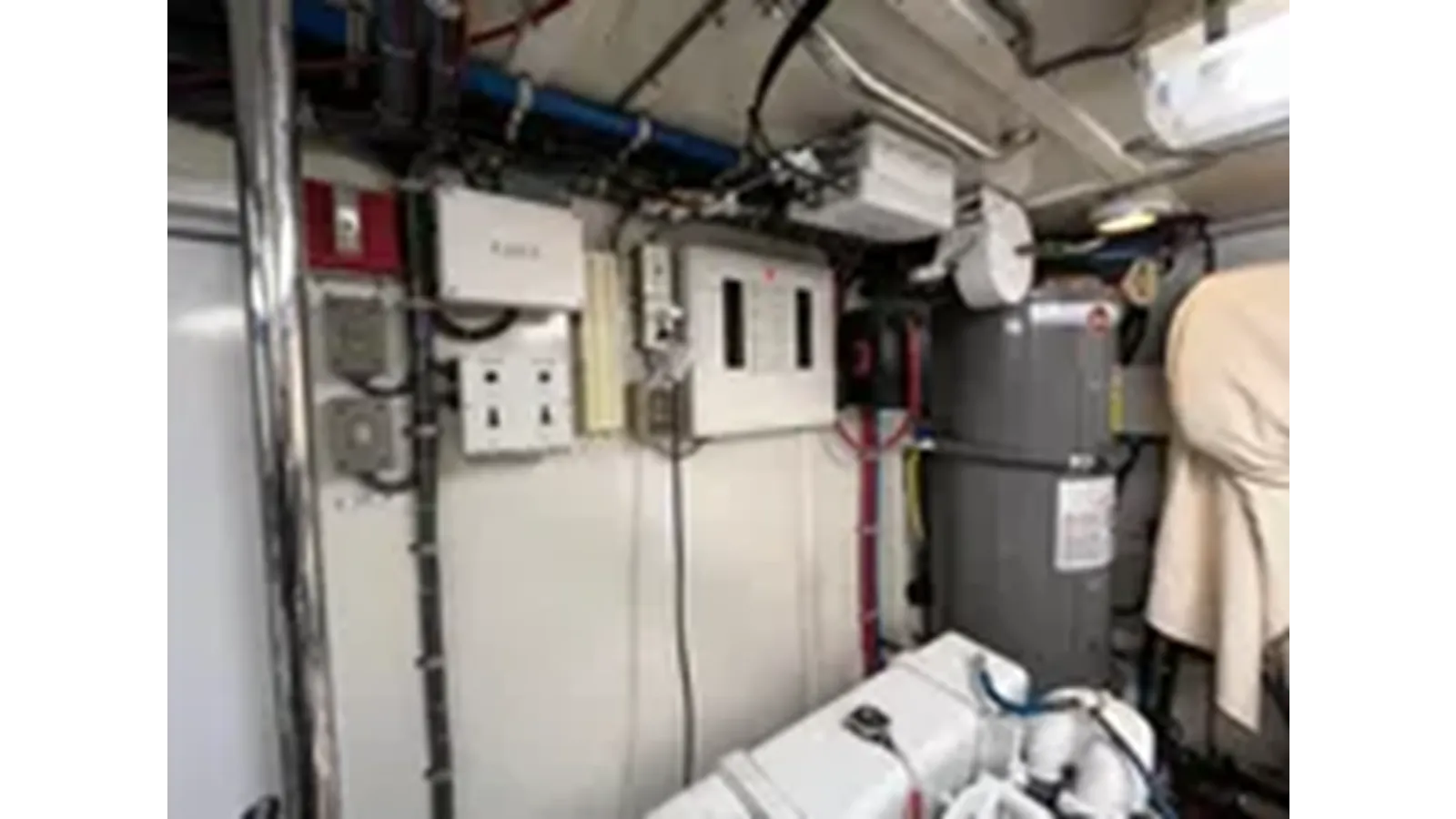 Купить яхту 1999 Hatteras 74 Sport Deck Motor Yacht 74 Sport Deck в Shestakov Yacht Sales