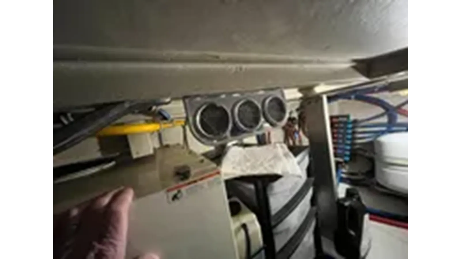 Стоимость яхты 1999 Hatteras 74 Sport Deck Motor Yacht