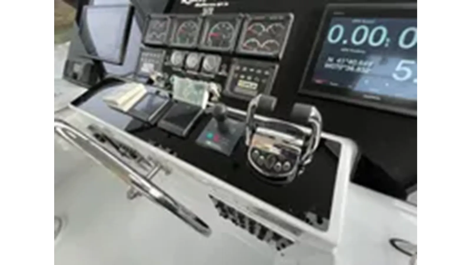 Продажа яхты 1999 Hatteras 74 Sport Deck Motor Yacht