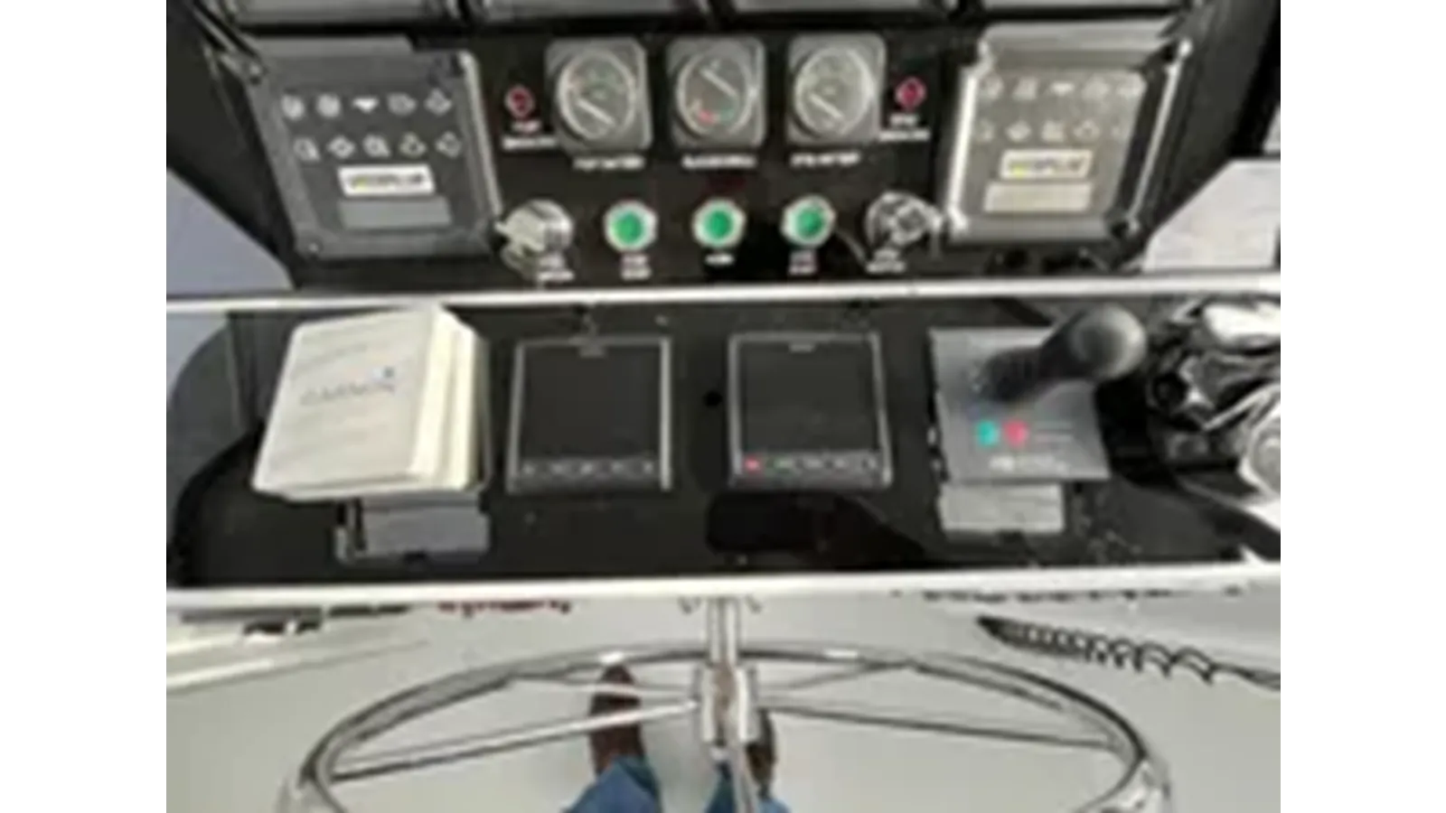 Лучшая цена на 1999 Hatteras 74 Sport Deck Motor Yacht 74