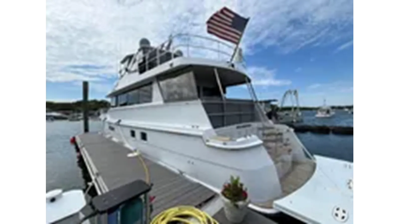 Купить 1999 Hatteras 74 Sport Deck Motor Yacht 1999