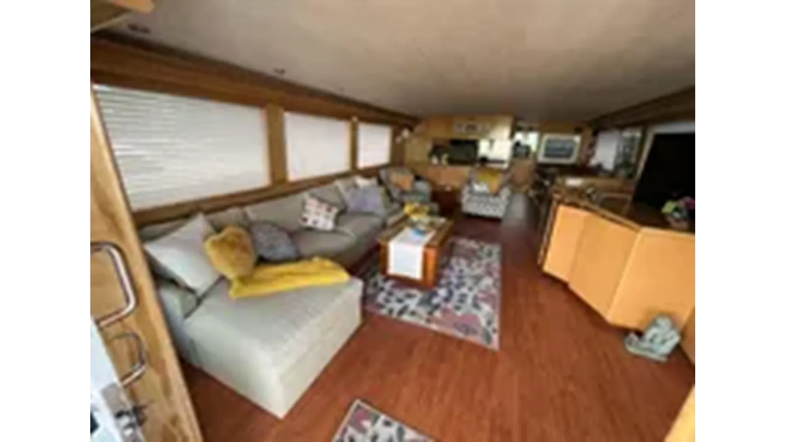 1999 Hatteras 74 Sport Deck Motor Yacht 1999