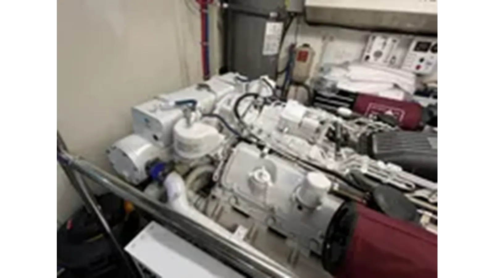 Лучшая цена на 1999 Hatteras 74 Sport Deck Motor Yacht - Hatteras