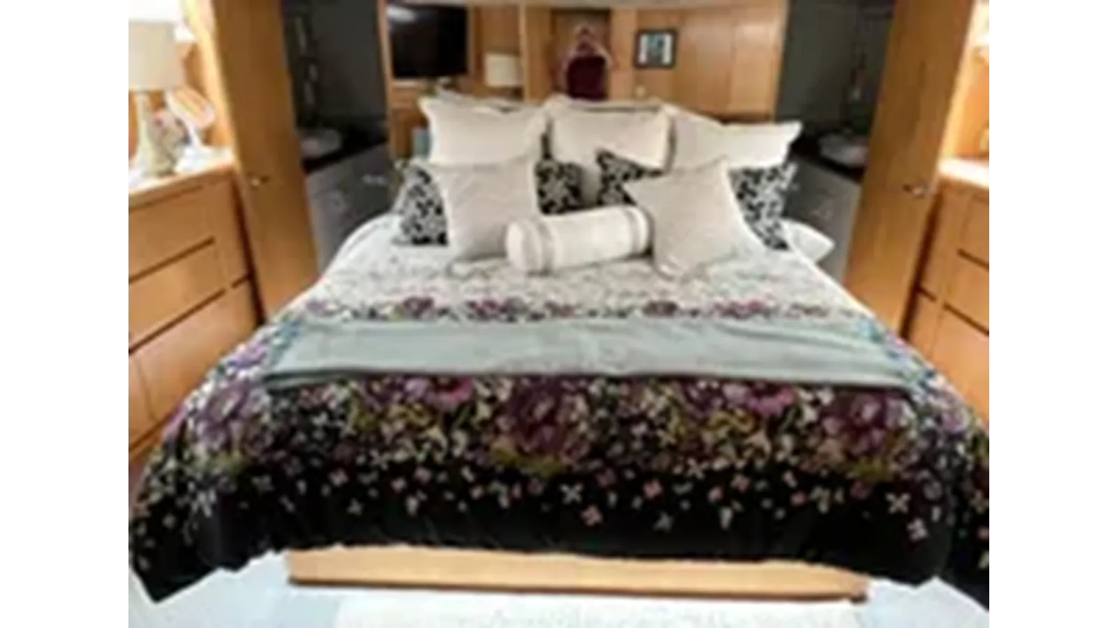 Стоимость яхты 1999 Hatteras 74 Sport Deck Motor Yacht - Hatteras