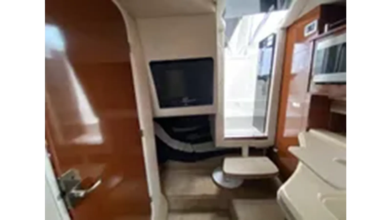 Buy a 2011 Sea Ray 280 Sundancer 28 at Shestakov Yacht Sales