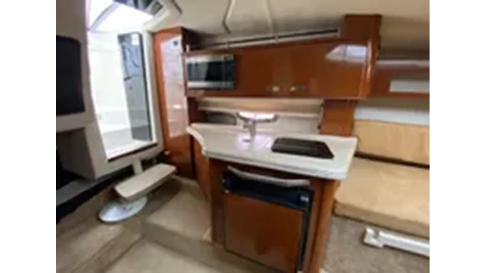Buy a 2011 Sea Ray 280 Sundancer 280 Sundancer at Shestakov Yacht Sales