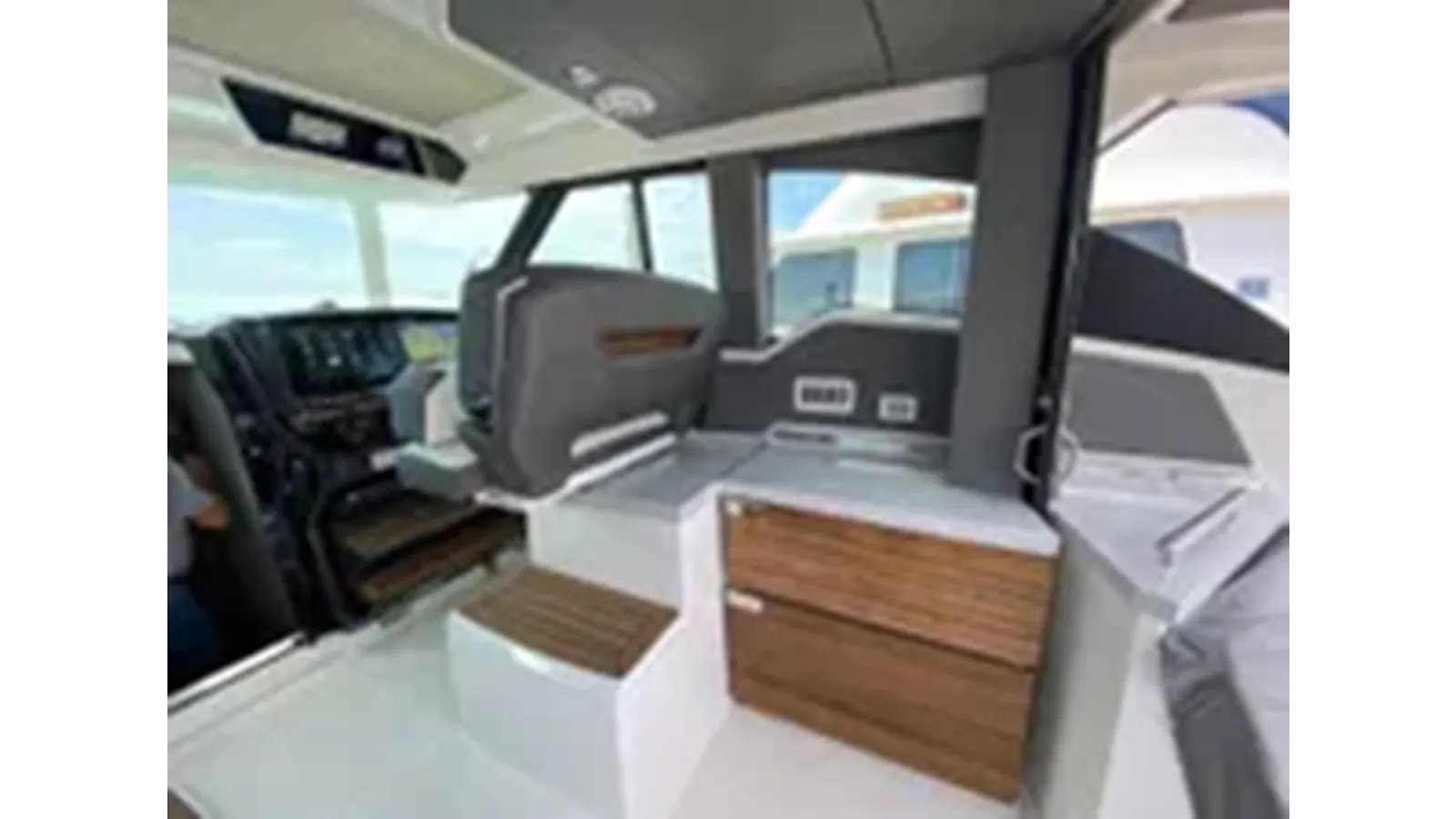 Buy a 2021 Tiara Yachts 43 LE 2021 at Shestakov Yacht Sales