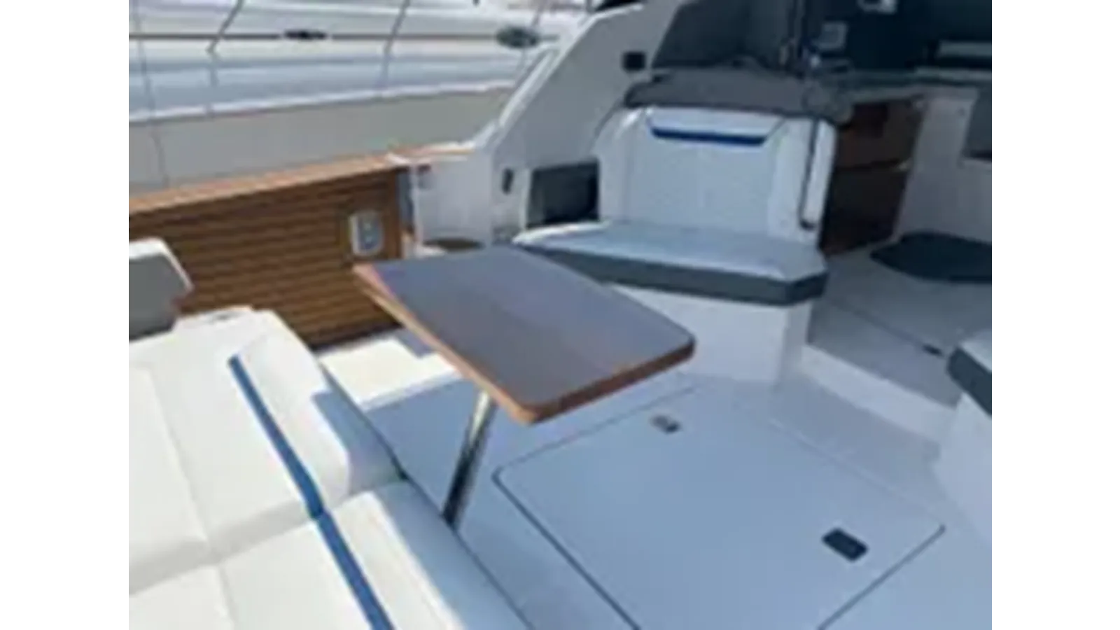 2021 Tiara Yachts 43 LE - Tiara