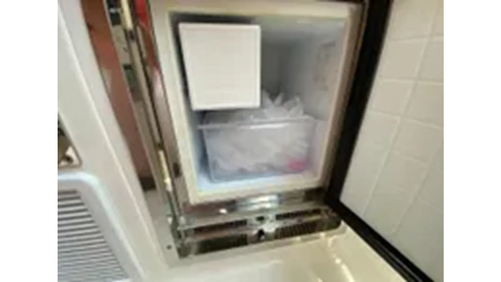 2021 Tiara Yachts 43 LE - Tiara