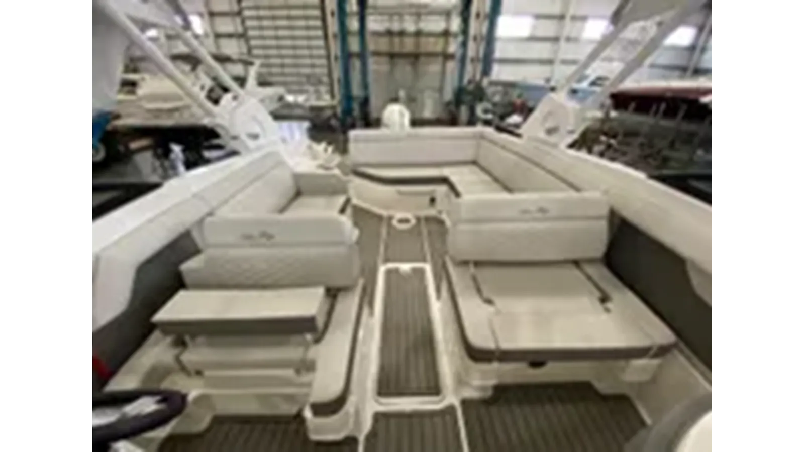 Купить яхту 2024 Sea Ray 270 Sundeck Outboard 2024 в Shestakov Yacht Sales