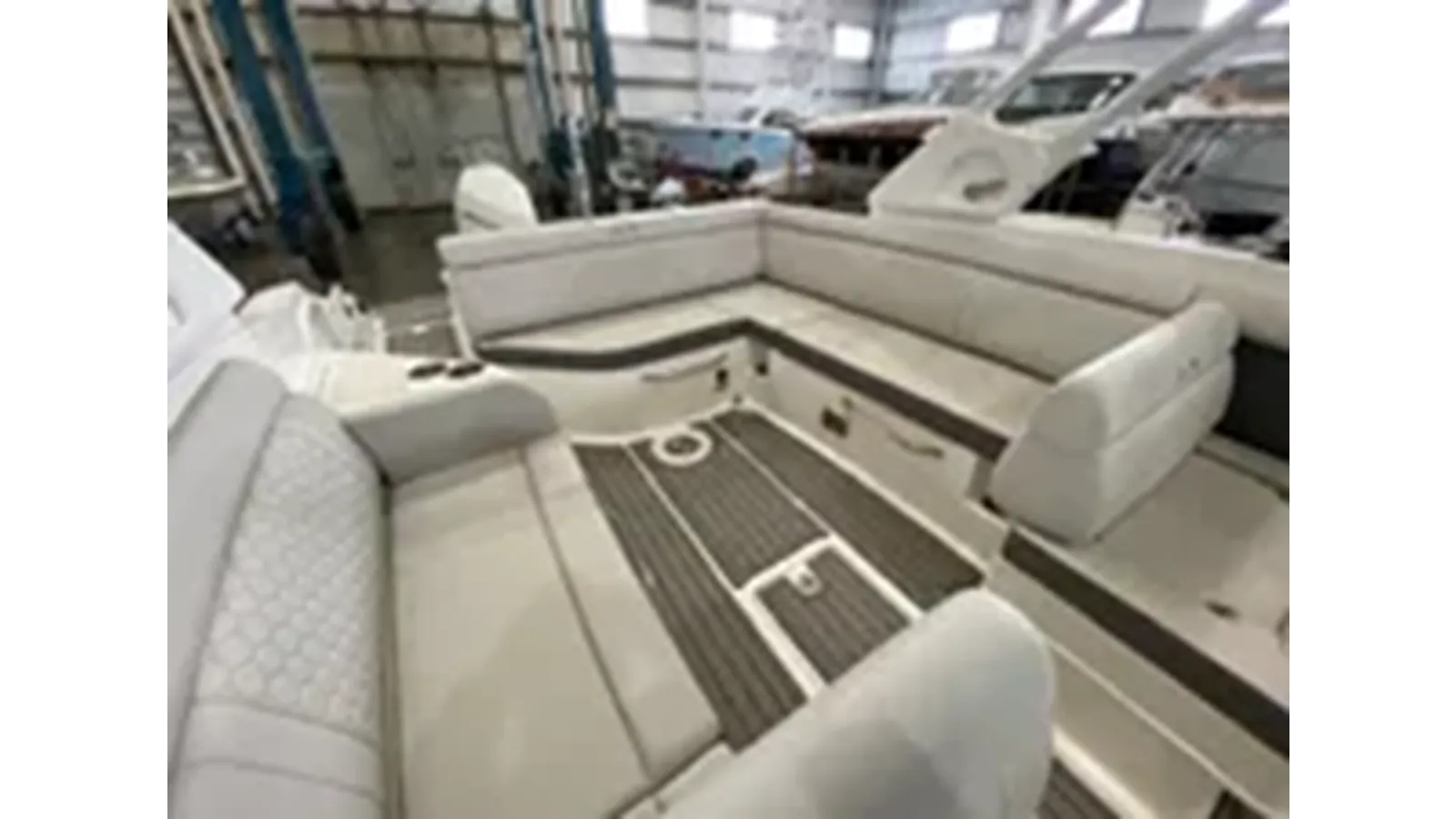 Лучшая цена на 2024 Sea Ray 270 Sundeck Outboard 2024