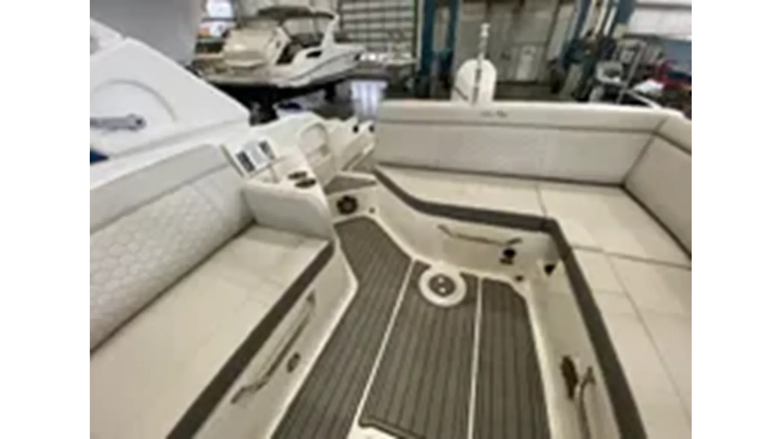 Стоимость яхты 2024 Sea Ray 270 Sundeck Outboard 270 Sundeck Outboard