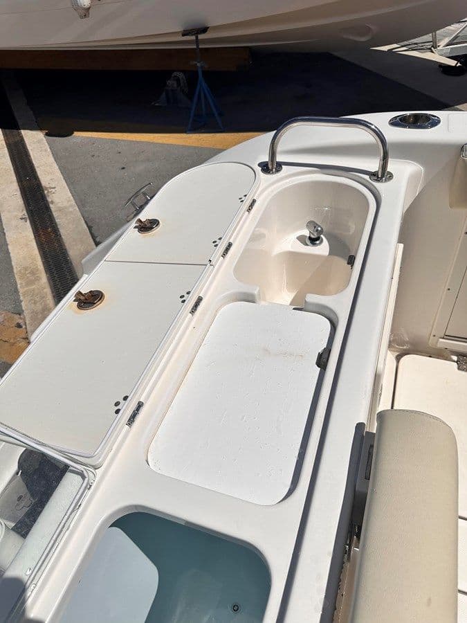 CENTURY 3200 32 yacht sale