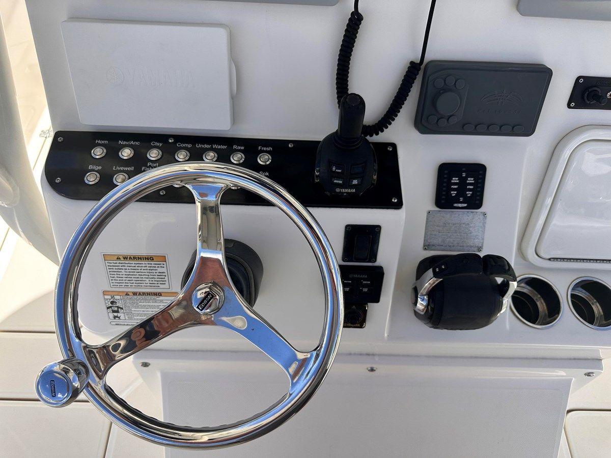 Buy a CENTURY 3200 at Shestakov Yacht Sales