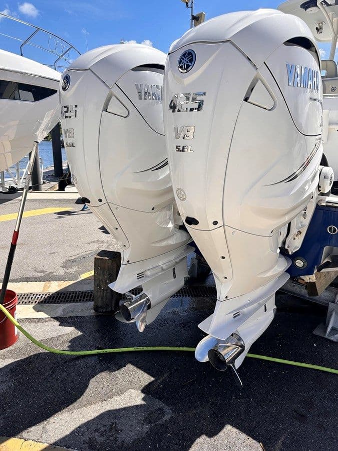 Buy a CENTURY 3200 - CENTURY BOATS at Shestakov Yacht Sales