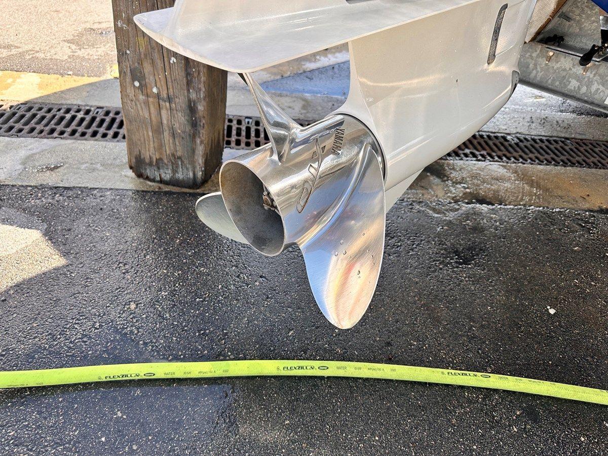 Buy a CENTURY 3200 32 at Shestakov Yacht Sales