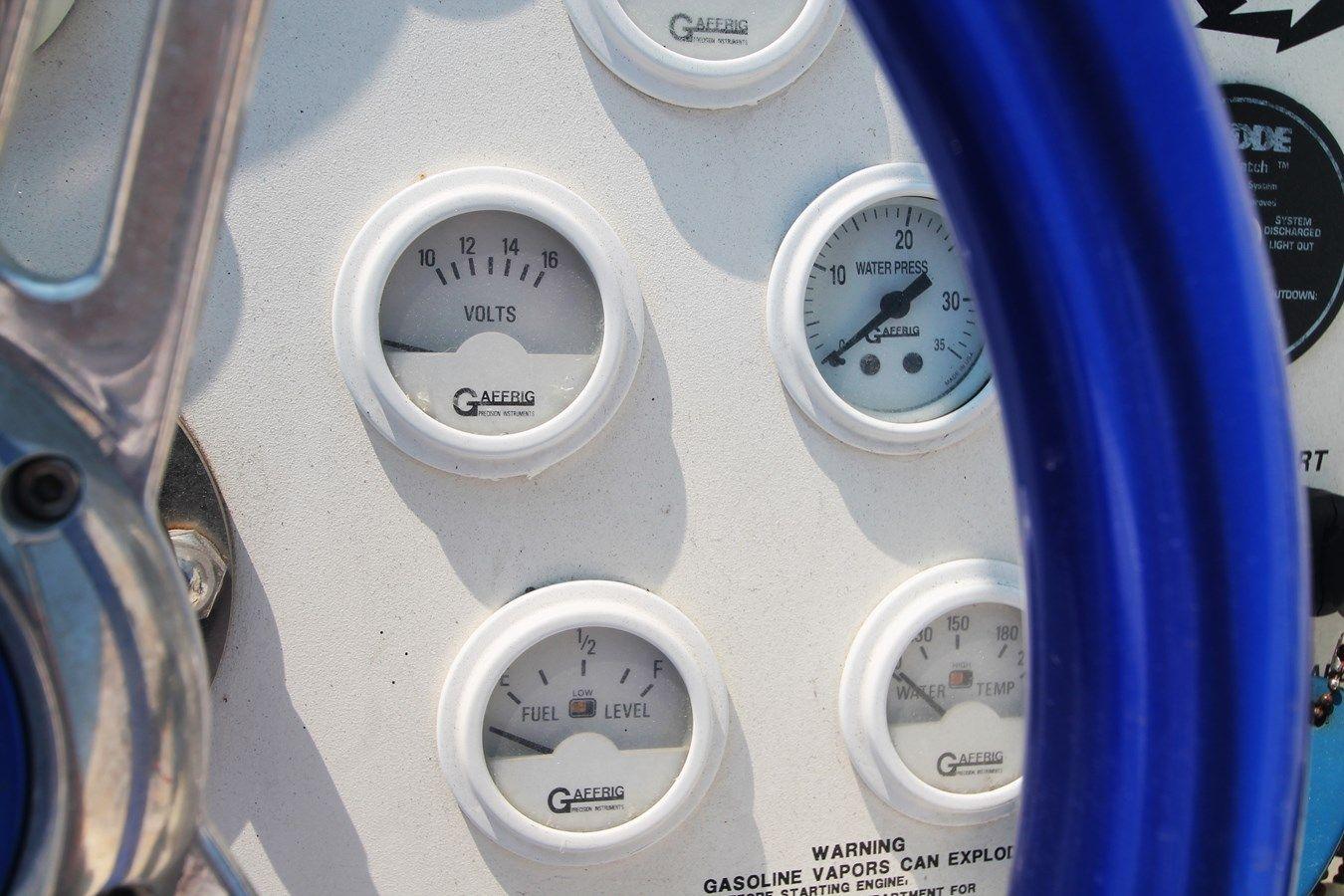 Buy a Six Feet Deep at Shestakov Yacht Sales