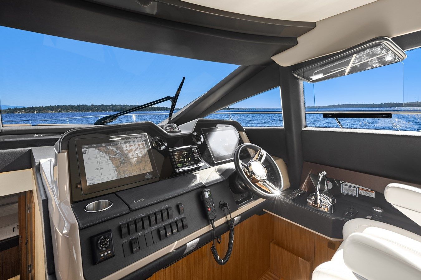 Buy a DOUBLE EAGLE L590 Sport at Shestakov Yacht Sales