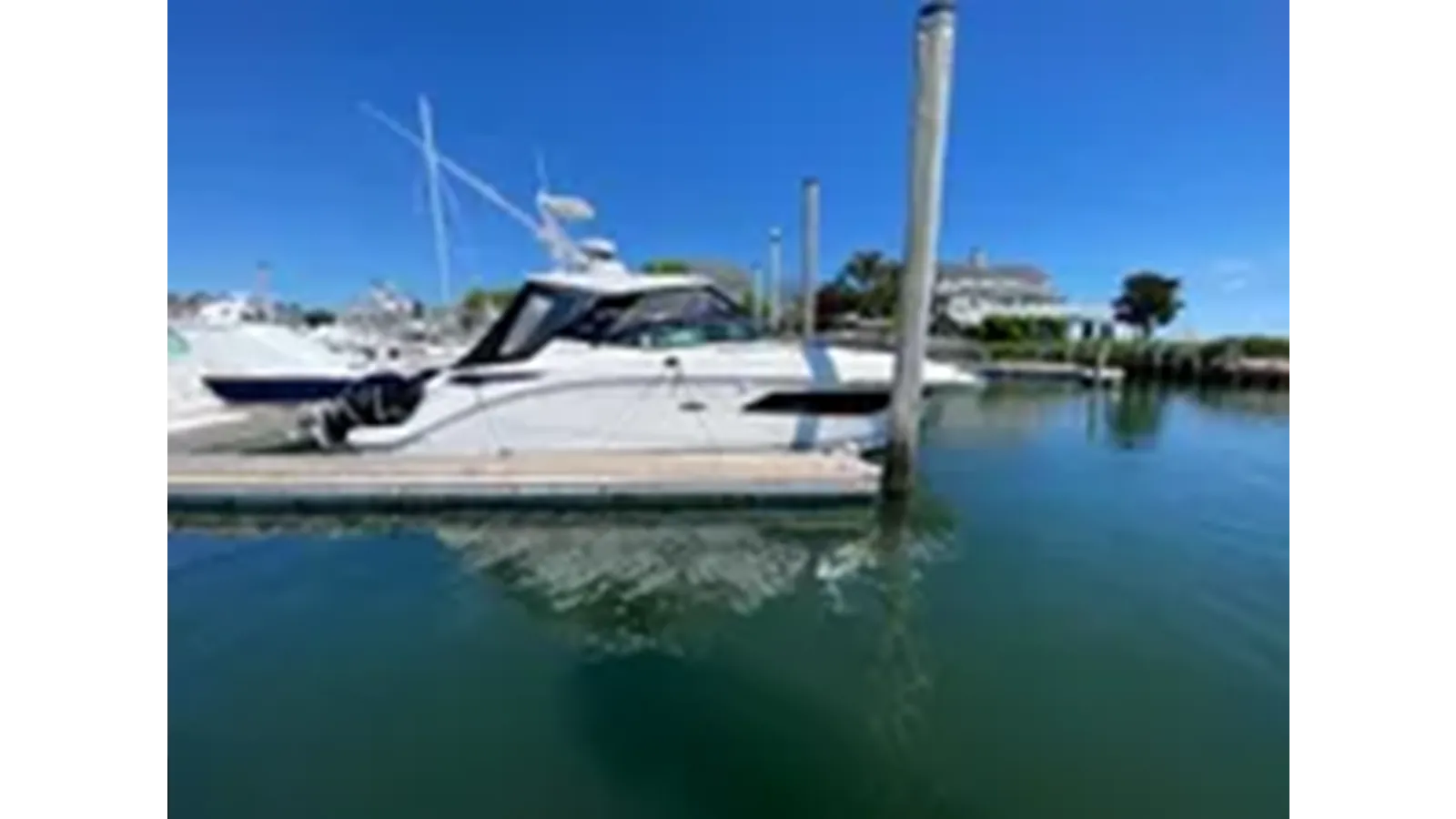 Купить яхту 2022 Sea Ray 320 Sundancer Outboard 32 в Shestakov Yacht Sales