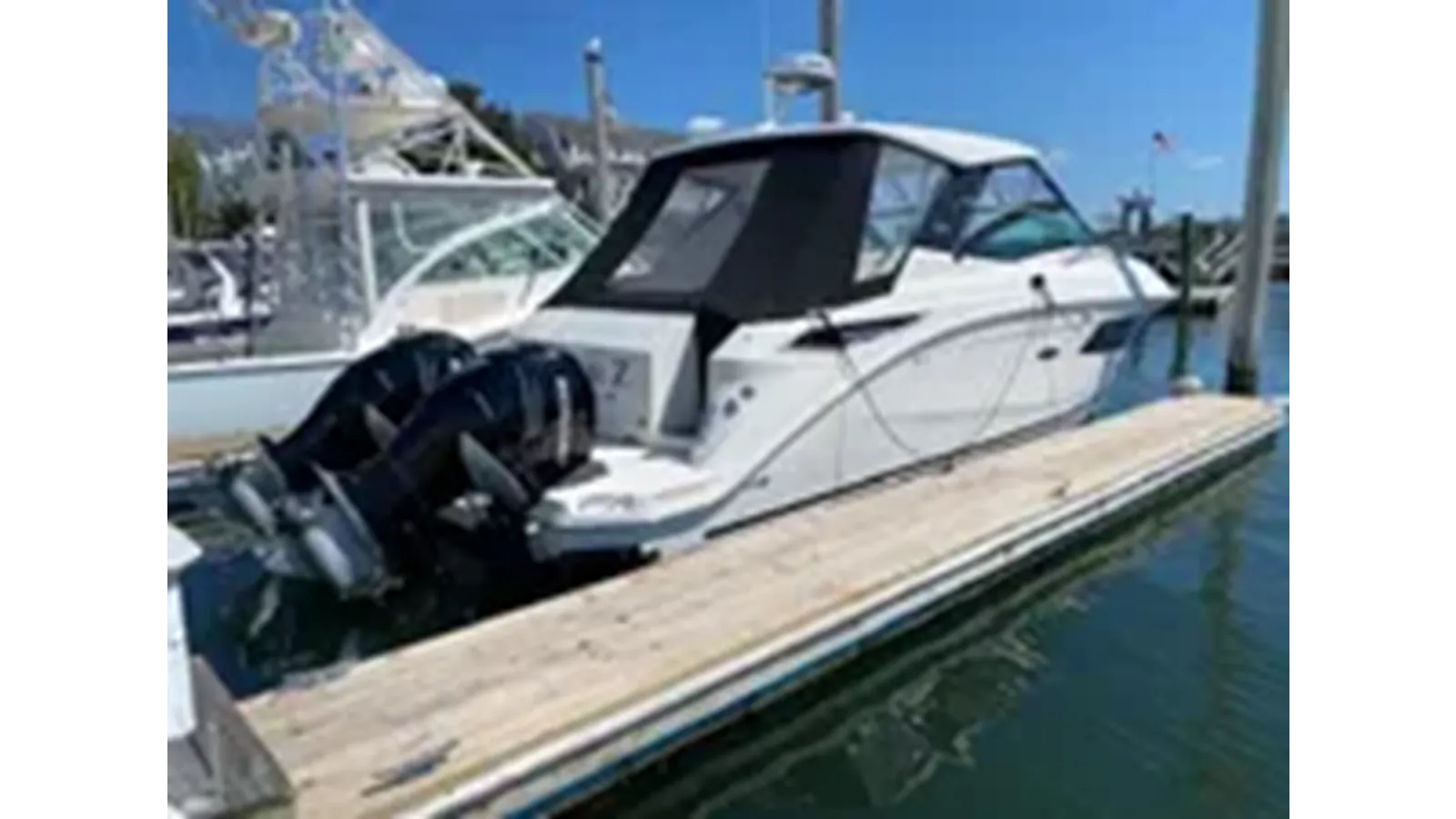 Купить яхту 2022 Sea Ray 320 Sundancer Outboard Sea Ray 320 Sundancer Outboard в Shestakov Yacht Sales