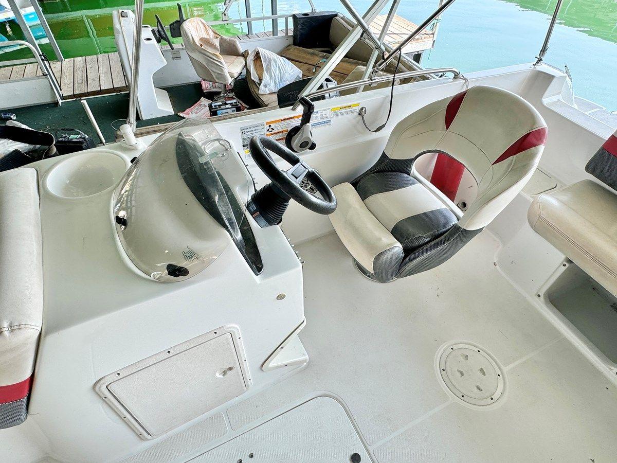 Лучшая цена на 019 Hurricane SunDeck SS201 NLFH 2019