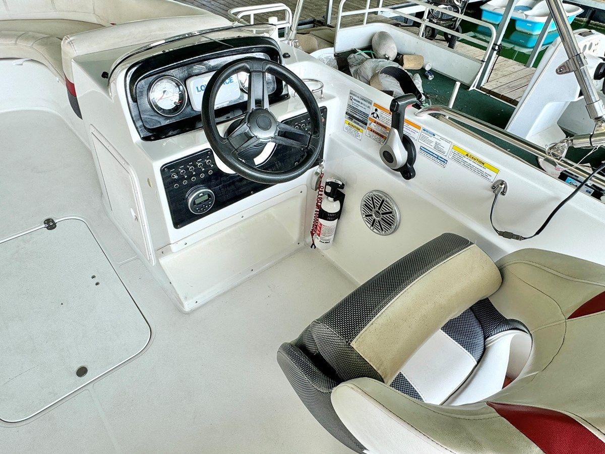 Купить яхту 019 Hurricane SunDeck SS201 NLFH 2019 в Shestakov Yacht Sales