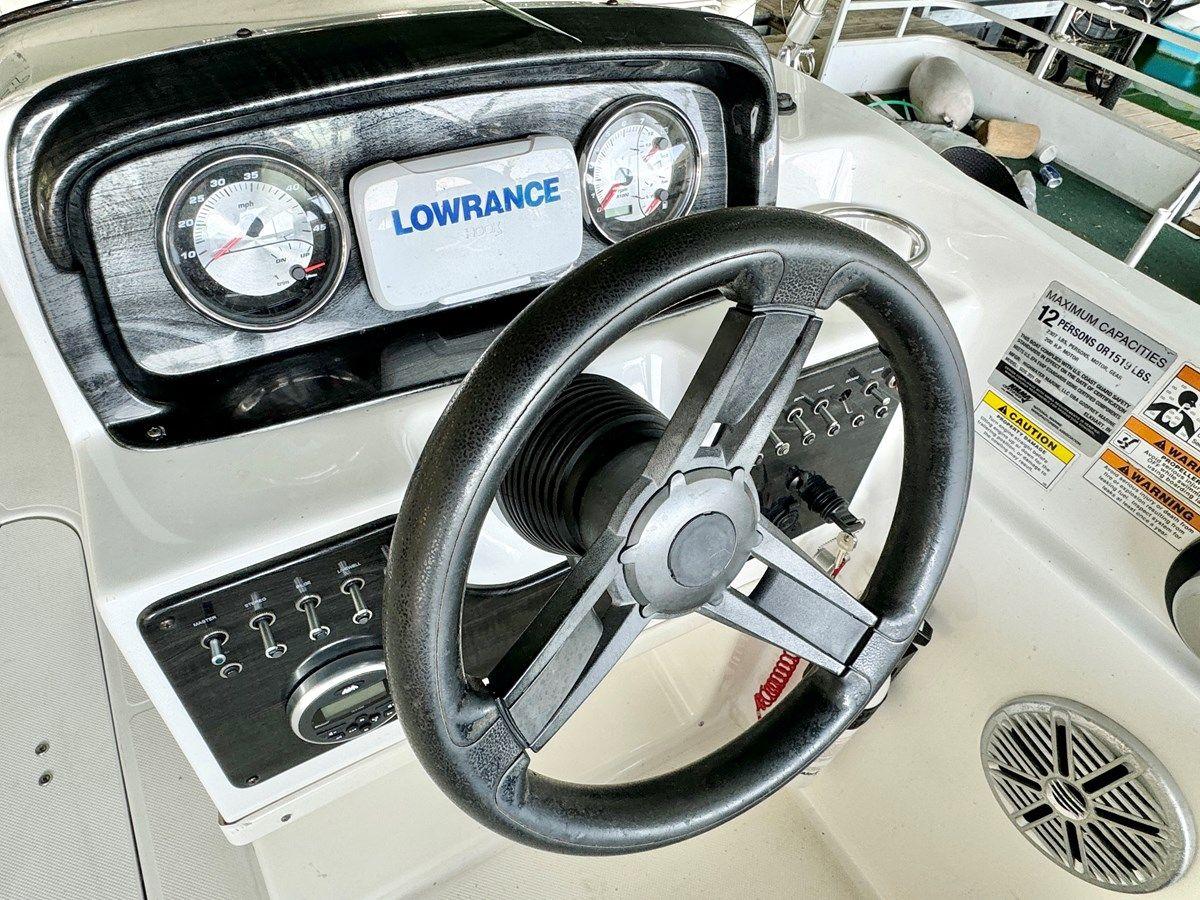 Продажа яхты 019 Hurricane SunDeck SS201 NLFH 20