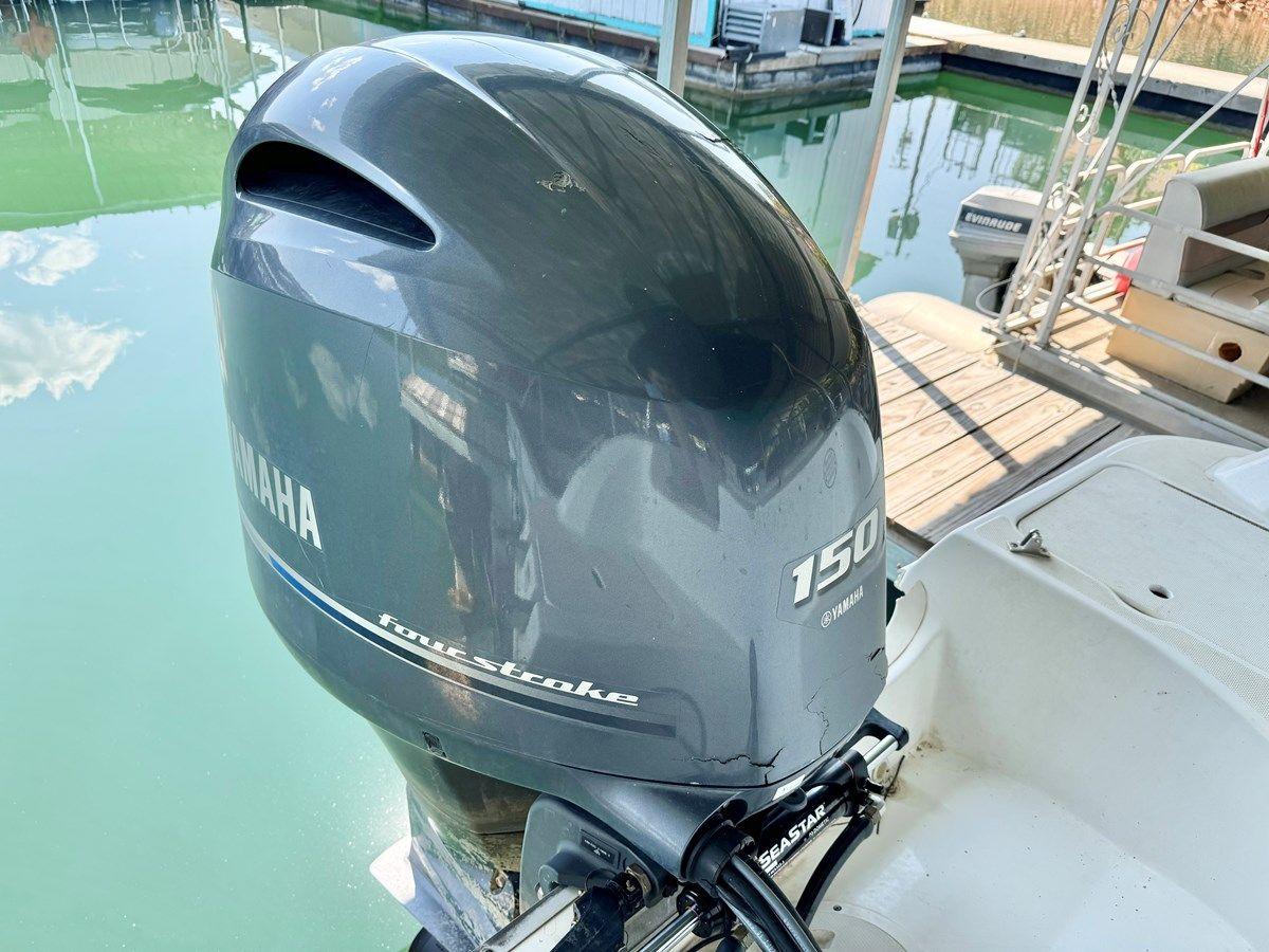 Купить яхту 019 Hurricane SunDeck SS201 NLFH 20 в Shestakov Yacht Sales