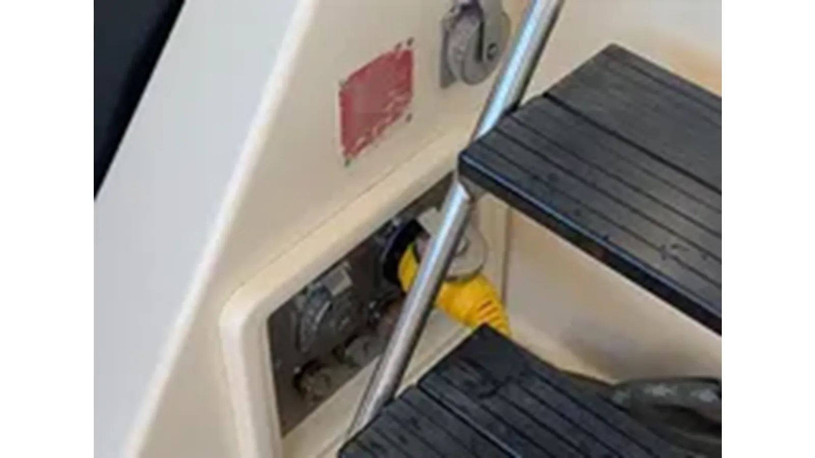 1991 Hatteras 40 Motor Yacht - Hatteras