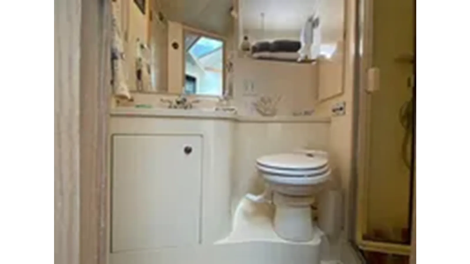 Купить яхту 1991 Hatteras 40 Motor Yacht - Hatteras в Shestakov Yacht Sales