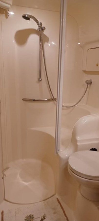 PILOT LOUNGE 410 EXPRESS CRUISER price