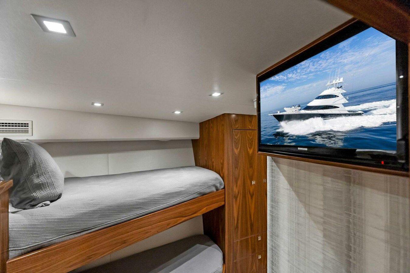 Купить яхту TEAM MAYHEM 2018 в Shestakov Yacht Sales