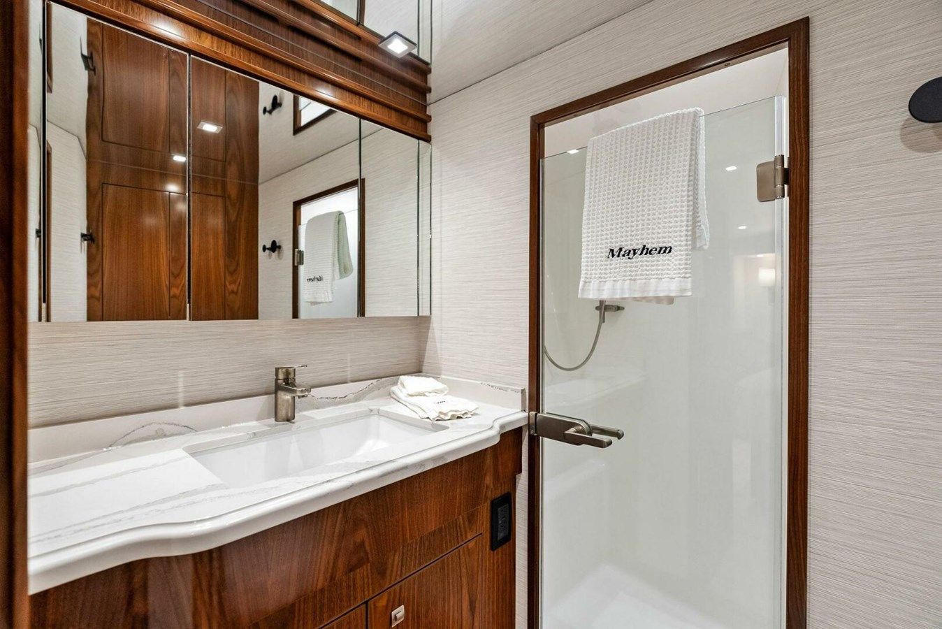 Лучшая цена на TEAM MAYHEM