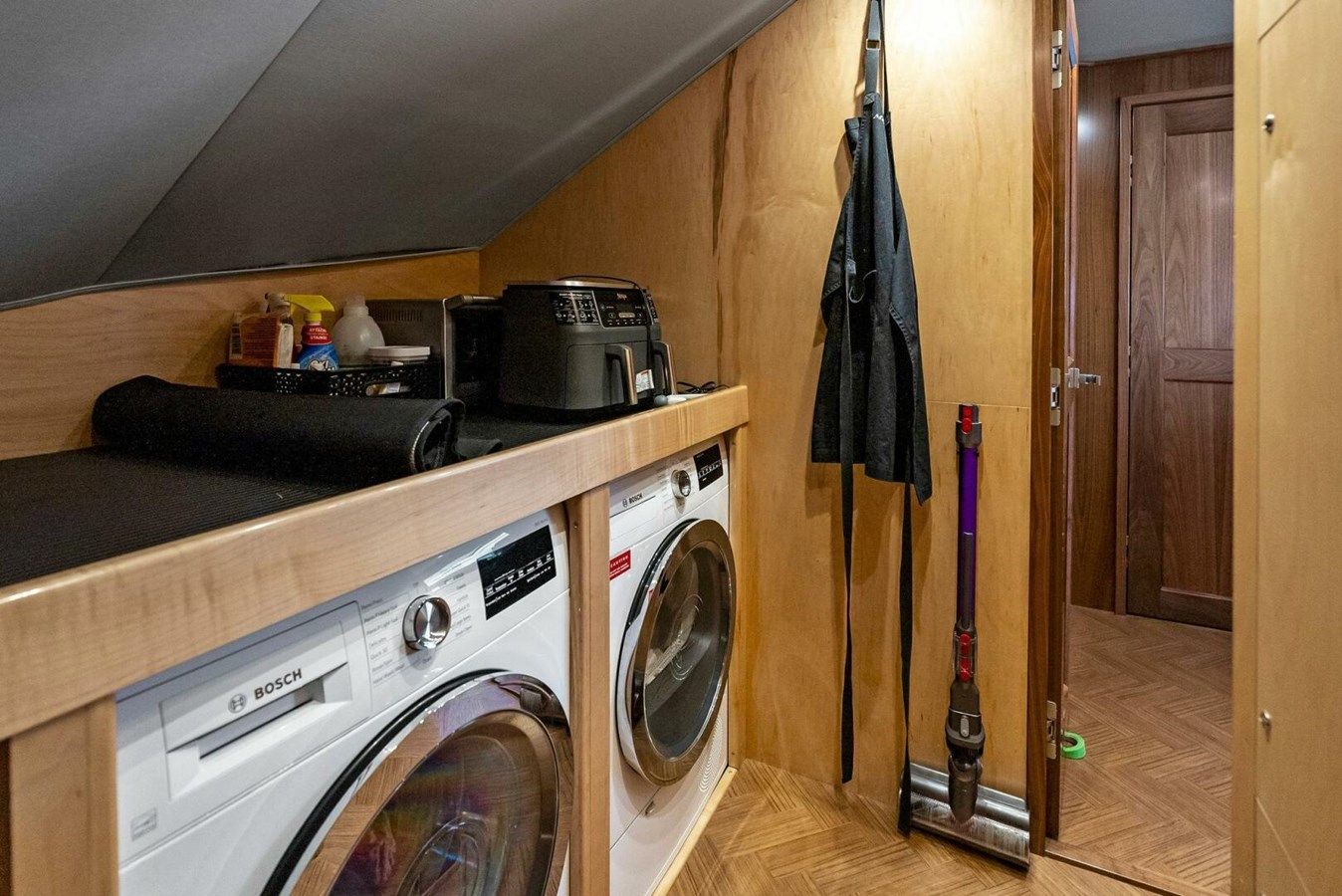 Лучшая цена на TEAM MAYHEM - VIKING