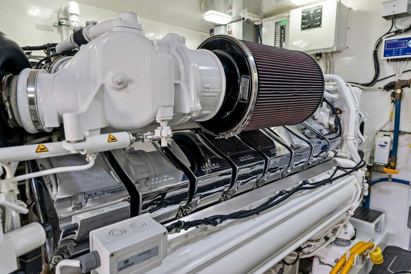 Купить яхту TEAM MAYHEM 80 в Shestakov Yacht Sales