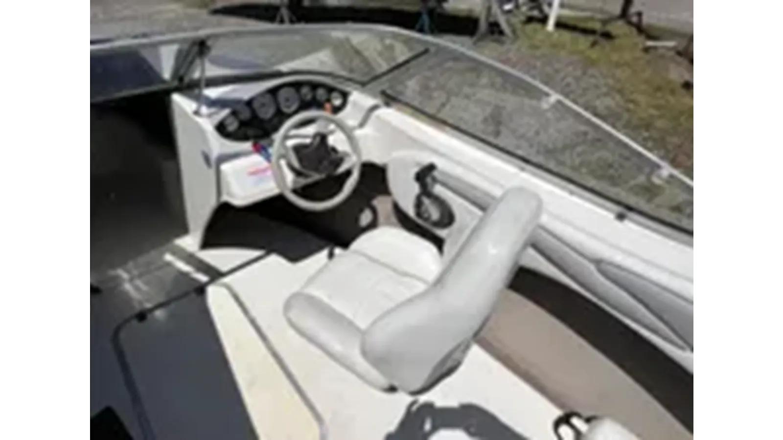 Лучшая цена на 2007 Stingray 195 Ls 19