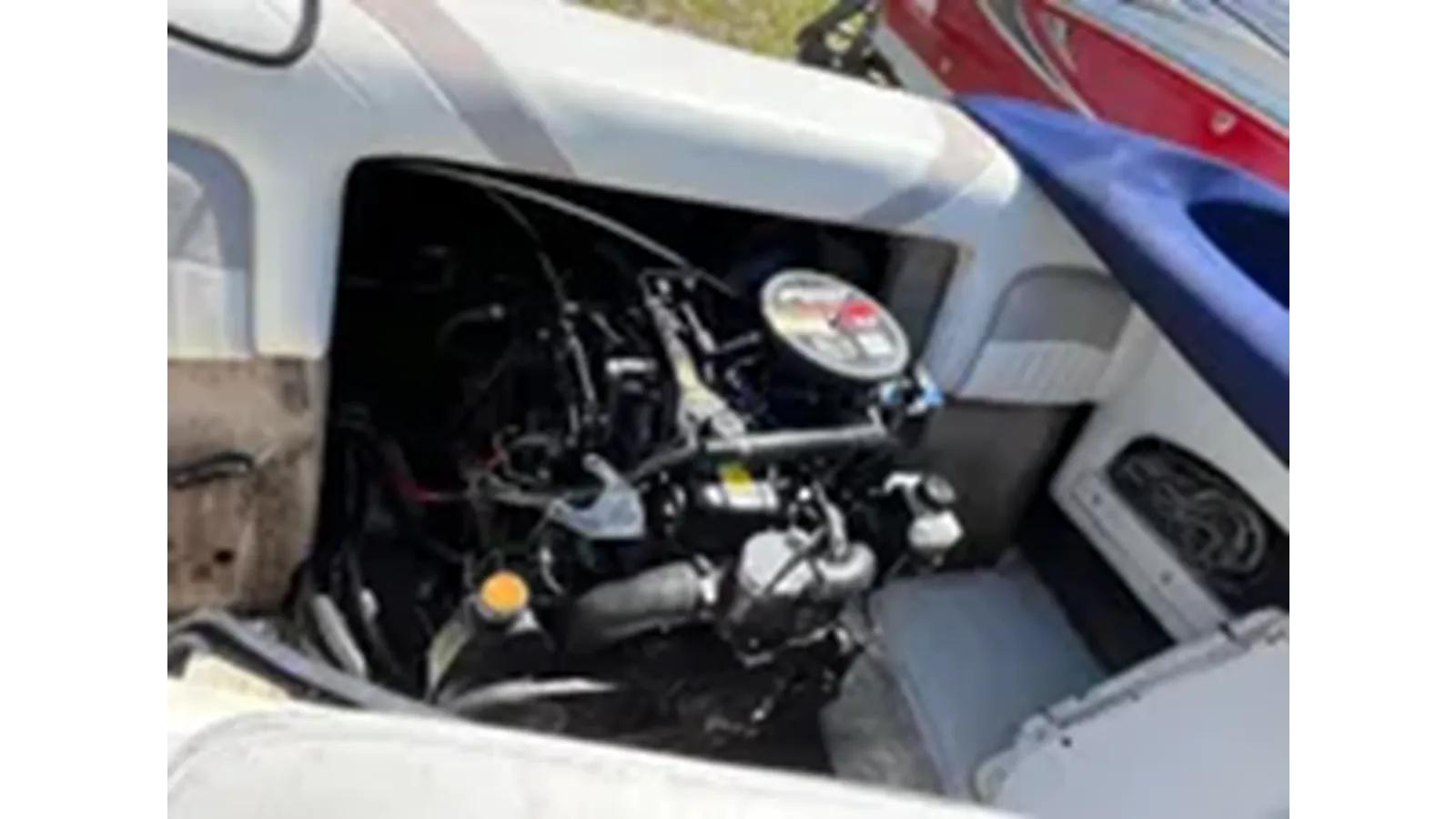 Купить яхту 2007 Stingray 195 Ls 195 Ls в Shestakov Yacht Sales