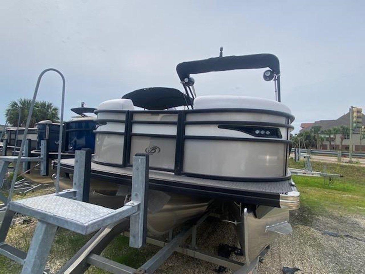 best yacht sales deals 2024 Barletta Corsa 23 QSSA