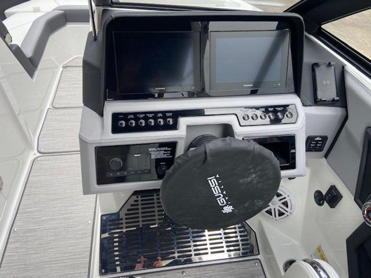 Buy a yacht 2024 Cobalt R6 R6