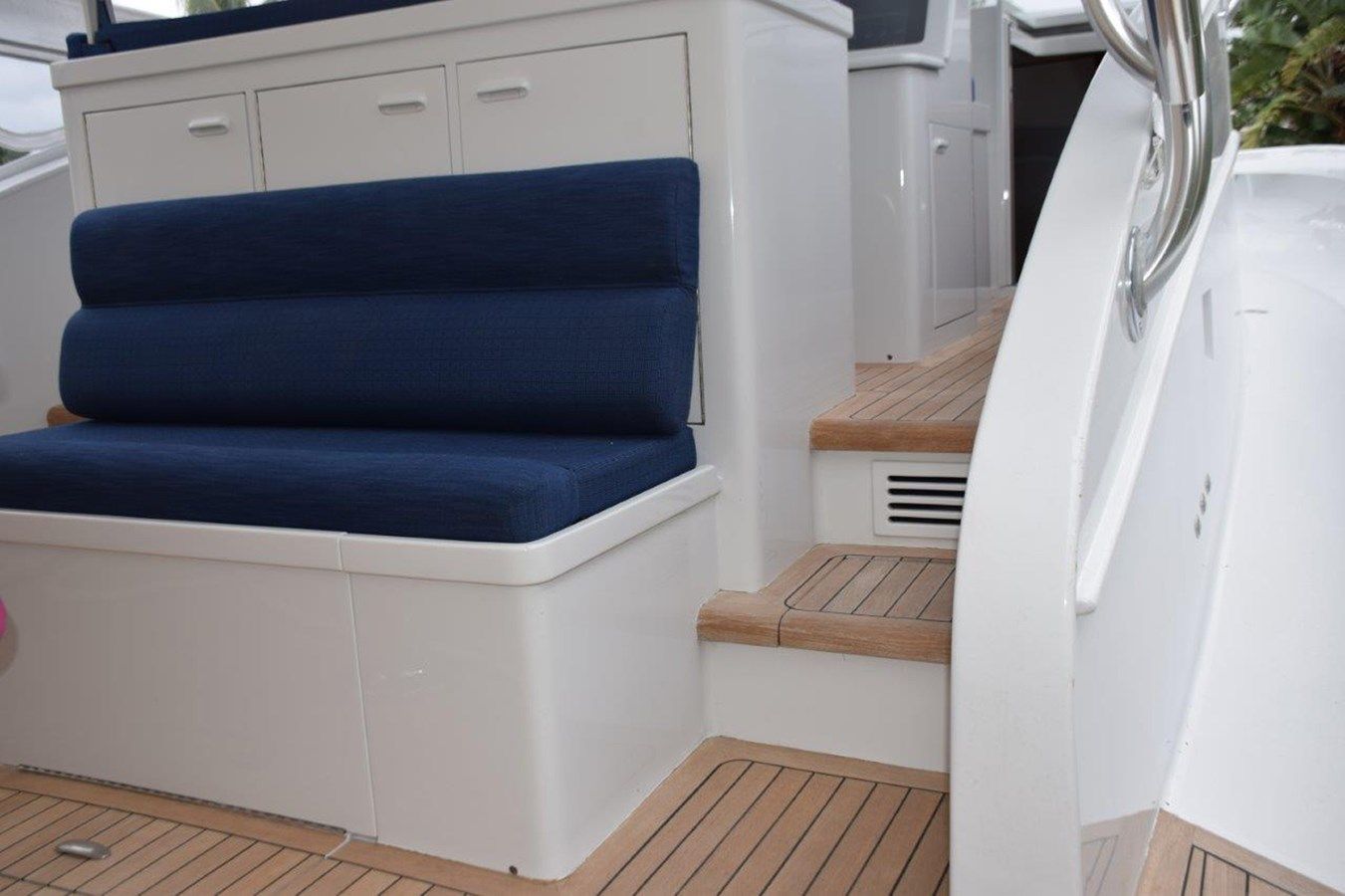 Стоимость яхты 43' Jim Smith Walkaround Express