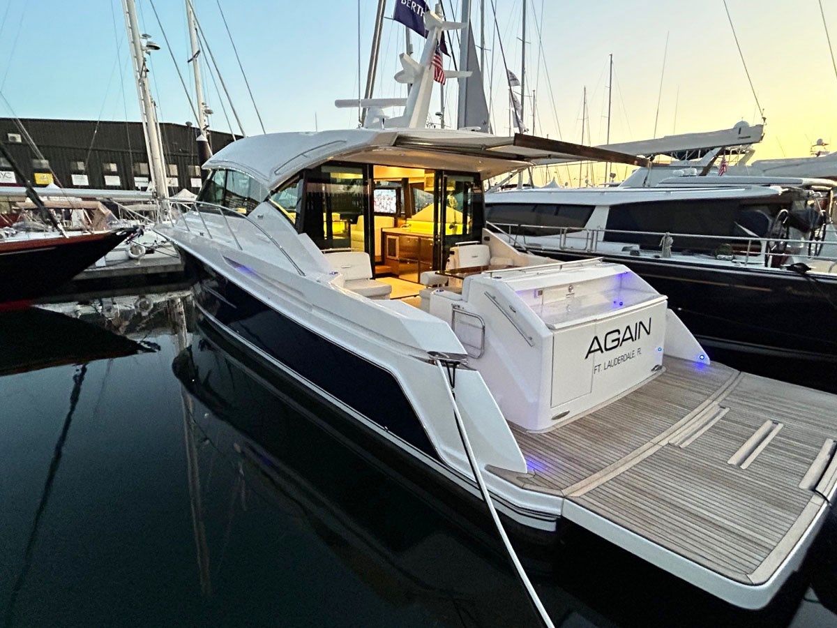 Buy a AGAIN - Tiara at Shestakov Yacht Sales