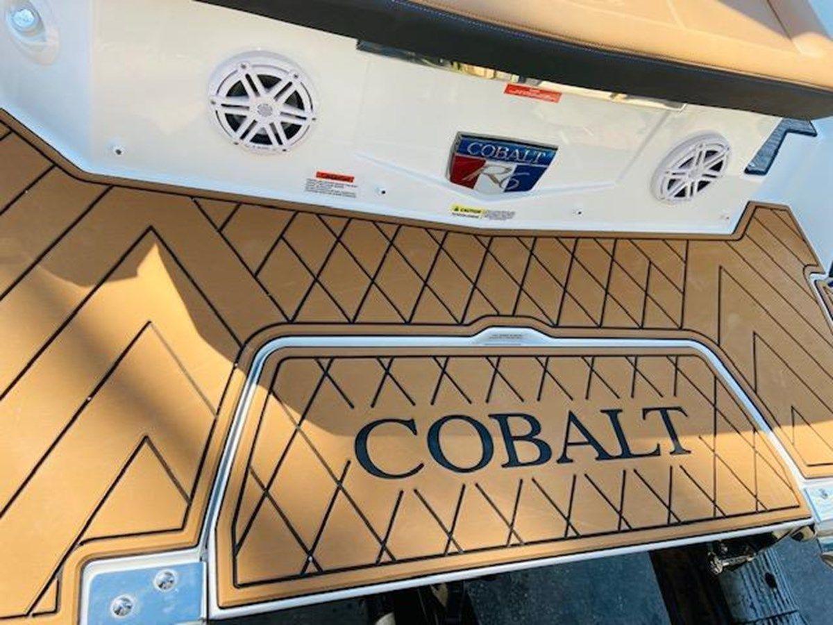 Купить яхту 2023 Cobalt R6 R6 в Shestakov Yacht Sales