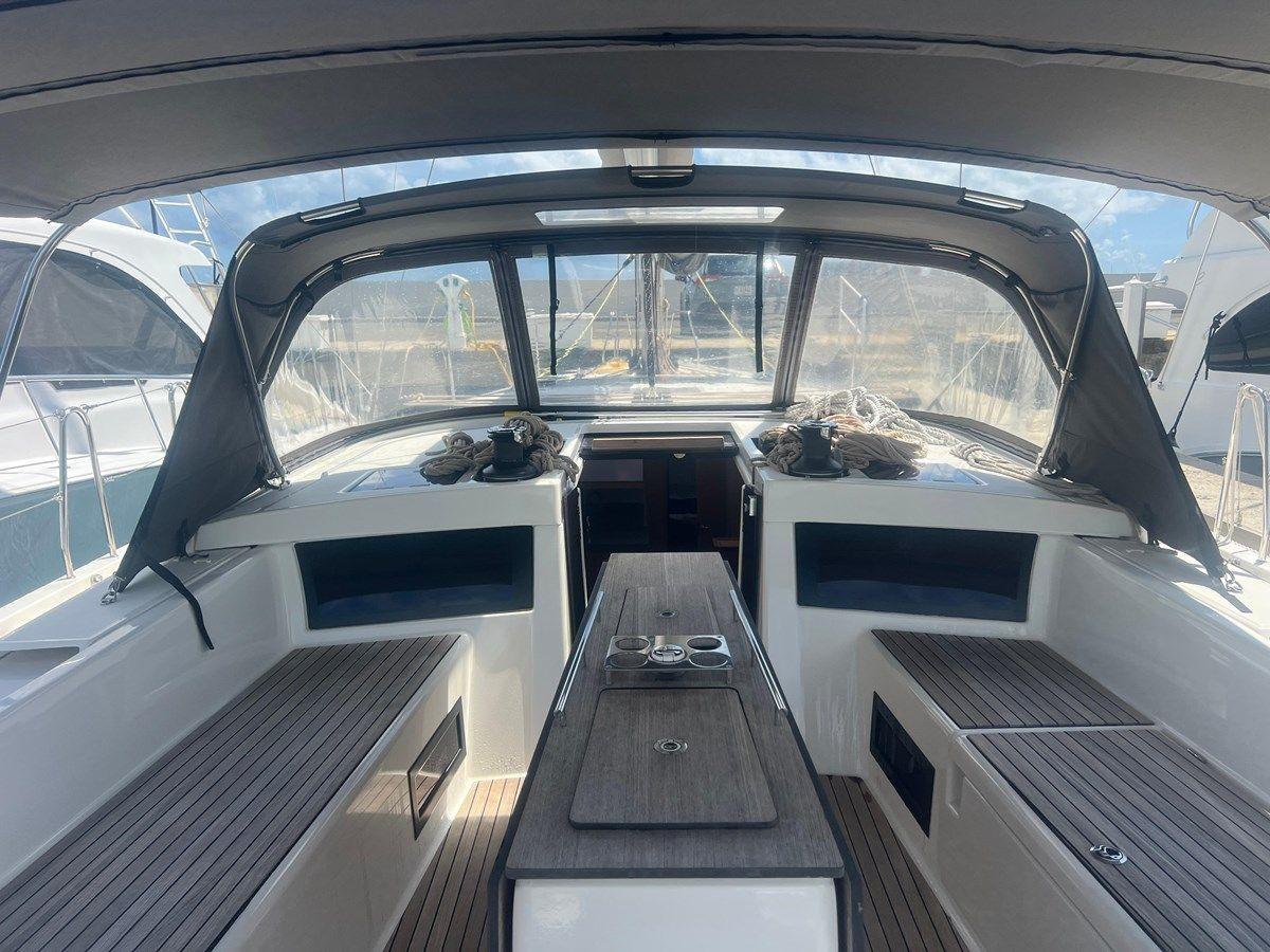 the best price on Calavera D470