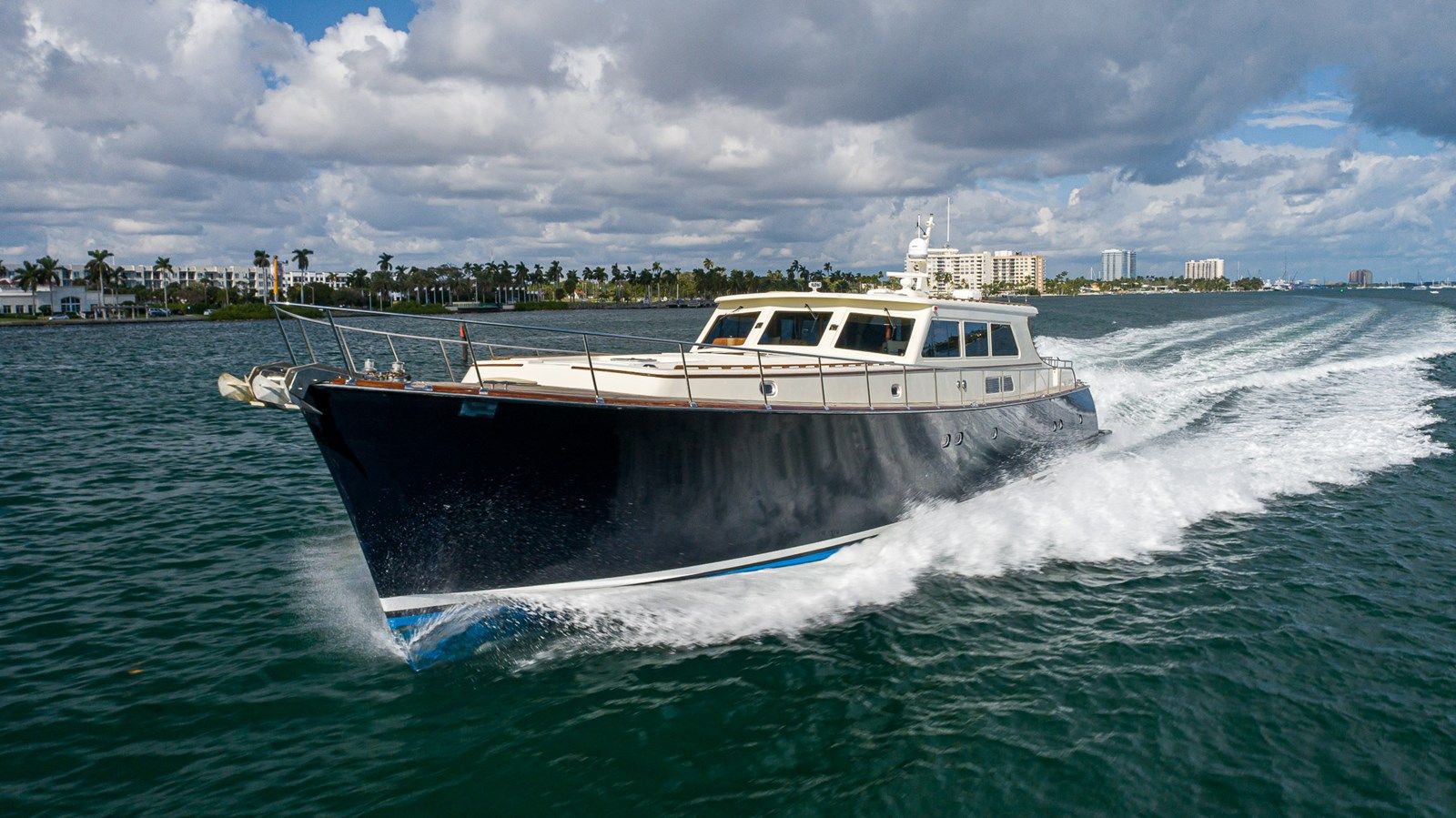 Buy a 85 Classic - VICEM at Shestakov Yacht Sales